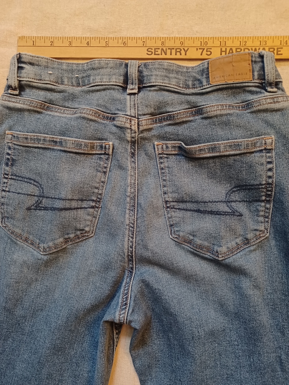 American Eagle Outfitters Mom Jean Women's Size 6 Long - Picture 6 of 8